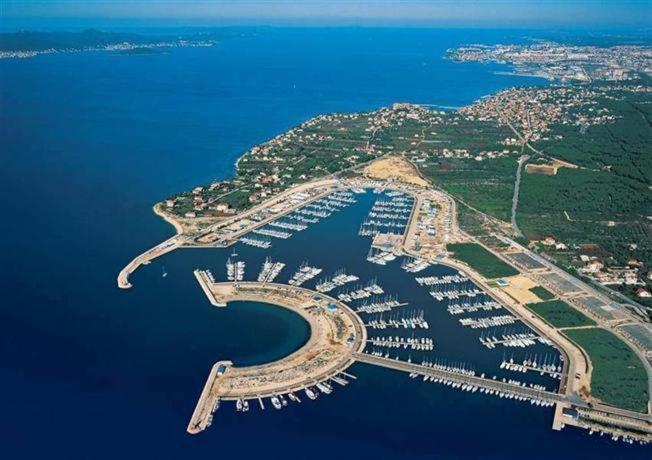 Villa Croatia ซรีมา ภายนอก รูปภาพ
